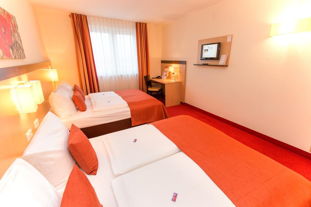 Montana-Hotel Ellwangen Ngoại thất bức ảnh